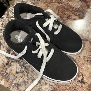 Heelys tennis shoes/sneakers Black Size 4Y